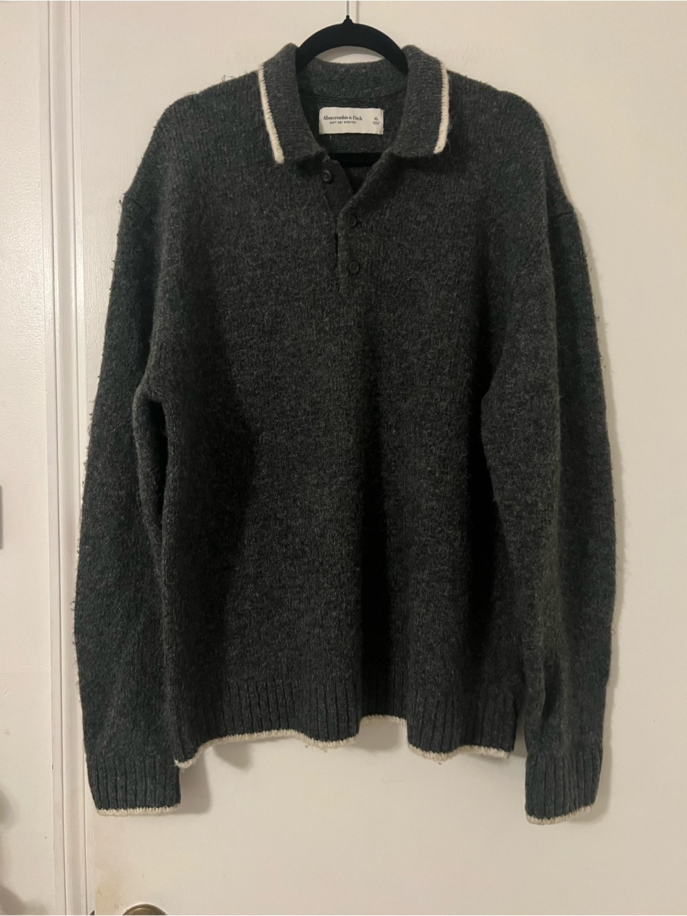 Abercrombie & Fitch Dark Gray Crewneck Polo Sweater with Cream Trim size XL